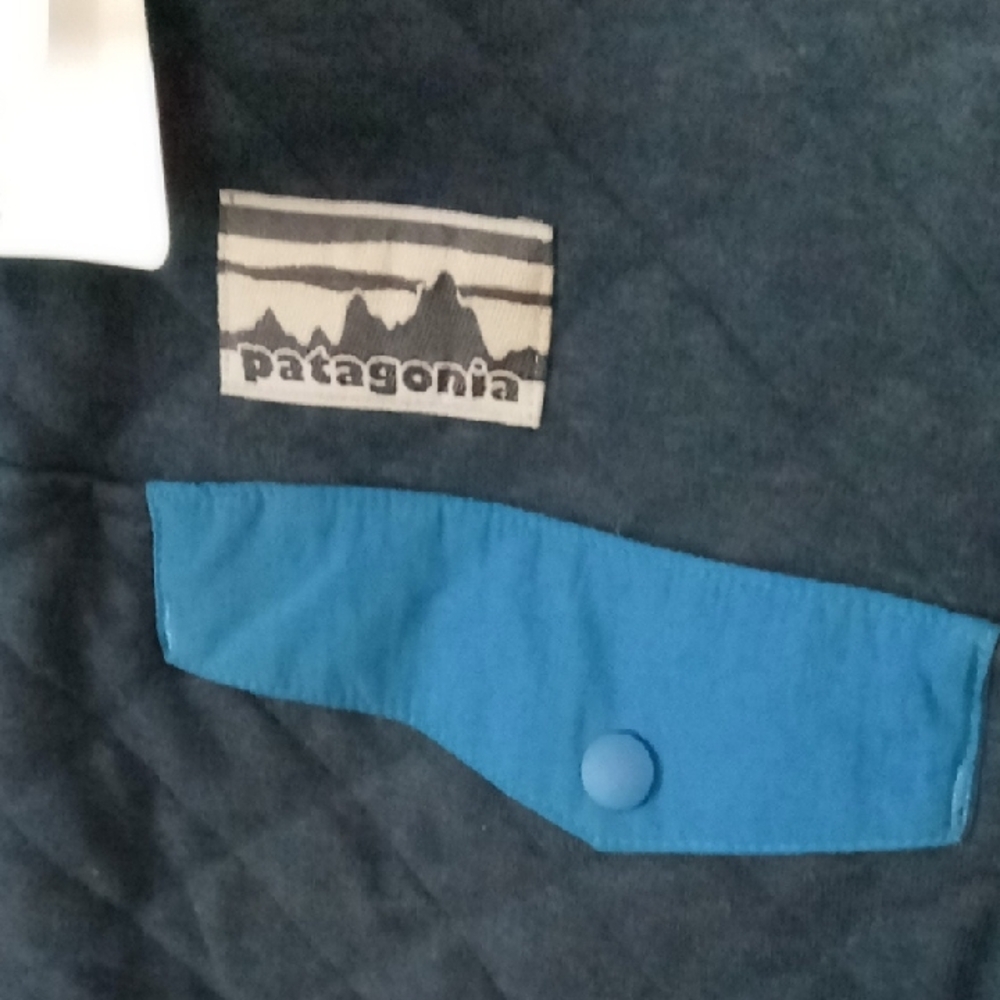 Patagonia Dark Blue Fleece with Light Blue Trim - Picture 4 of 9